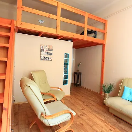 Apartment R7 *