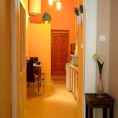 R7 Apartment