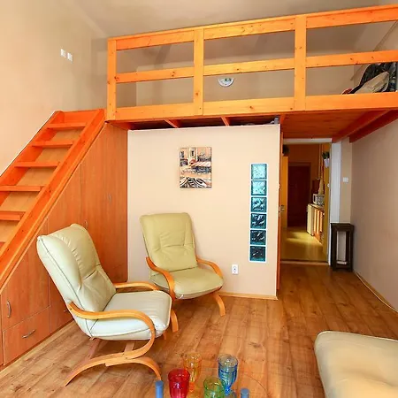 Apartment R7 *